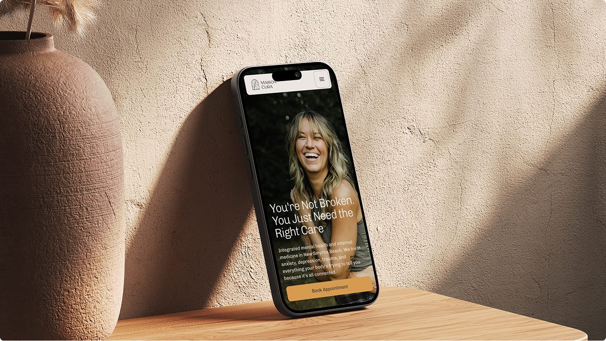 Maison Cura website on mobile